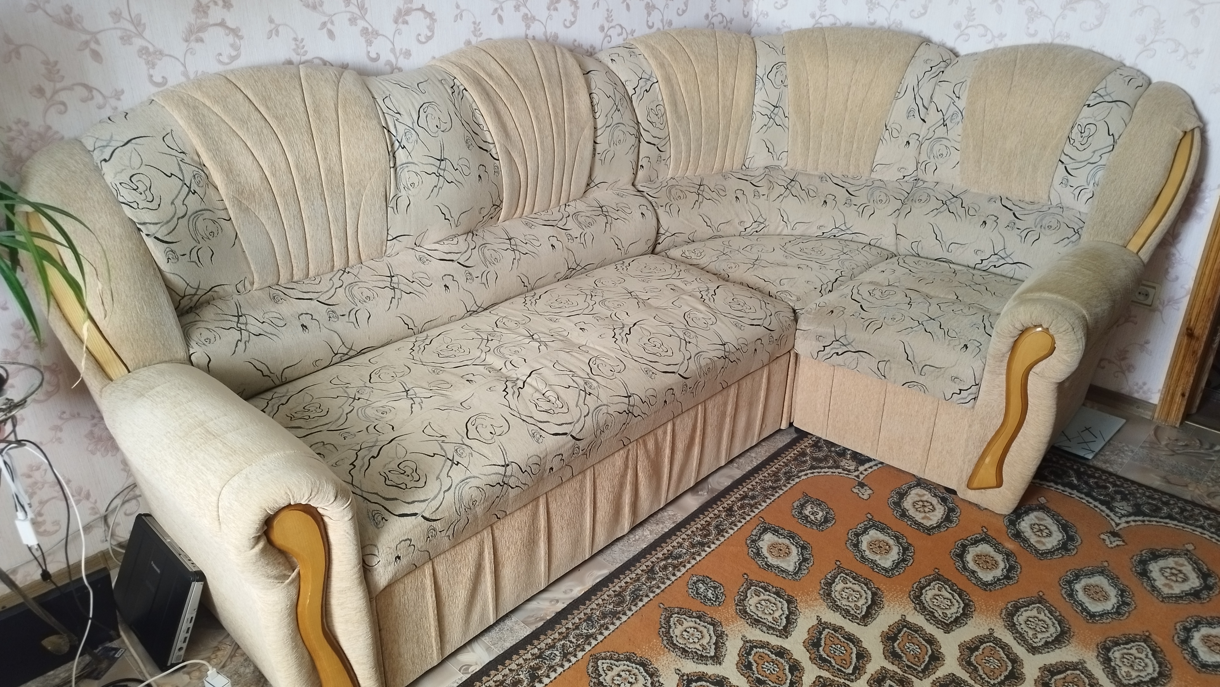 М'який уголок в гостину в хорошому стані міцний, фото 1 М'який уголок в гостину в хорошому стані міцний, фото 1