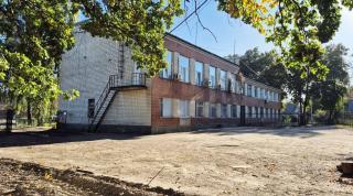 Продається 2-поверхова комерційна будівля — 906 м²,фасад (ціна з ПДВ ) - фото