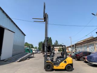 навантажувач Komatsu, з бічним зсувом та щоглою 4.5 метри - фото