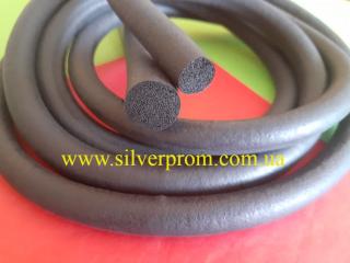 Пористий губчатий ущільнювач: надійний захист від вологи, шуму та вібрацій - фото