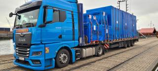 Umowa o pracę + житло + 2750 € — робота для водія C+E у Польщі - фото