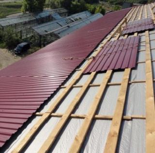 Профнастил, Металочерепиця та всі необхідні комплектуючі для ПОКРІВЛІ - фото
