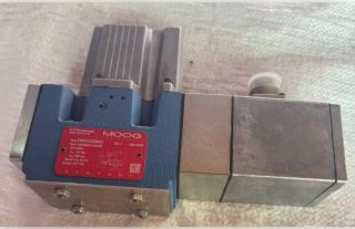 Електрогідравлічний сервоклапан Moog D691Z2094G - фото