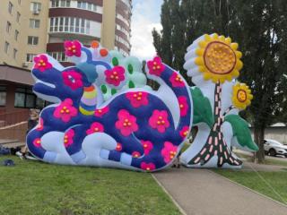 Надувні декорації вулиць для оформлення сцени, реклами - фото