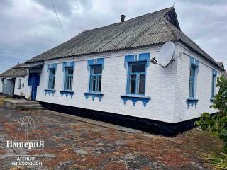 Цегляний будинок з усіма комунікаціями в Житніх Горах. Цегляний будинок з усіма комунікаціями в Житніх Горах.