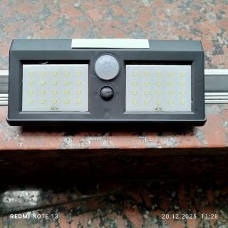 Ліхтар вуличний, с сонячною панеллю - фото