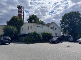 Продаж окремостоячого приміщення по просп. Відродження!