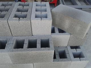Купити бетонний блок стіновий за ціною виробника пропонуємо. - фото