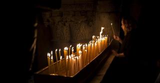 Возжечь свечу в храме Гроба Господня., Иерусалим - фото