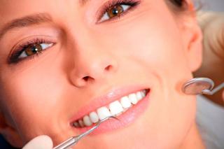 Профессиональная чистка зубов в стоматологии Зууб - фото