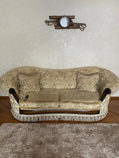 Вишуканий диван у вітальню - фото