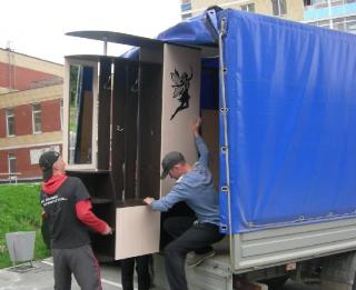 Budworks kiev ua - услуги грузчиков в Киеве для перевозки мебели, квартирный переезд - фото