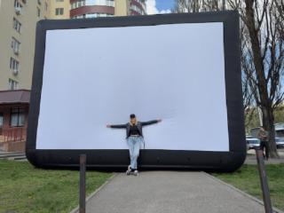 Экран надувной для уличного кинотеатра - фото