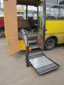 Переобладнання автобусів для перевезення інвалідів